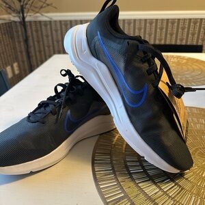 Mens Move to Zero Black Nikes size 8 NWT